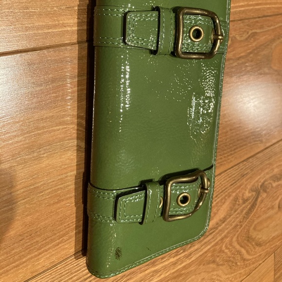 Coach Patent Leather Green Wallet Clutch Shiny - Picture 11 of 11
